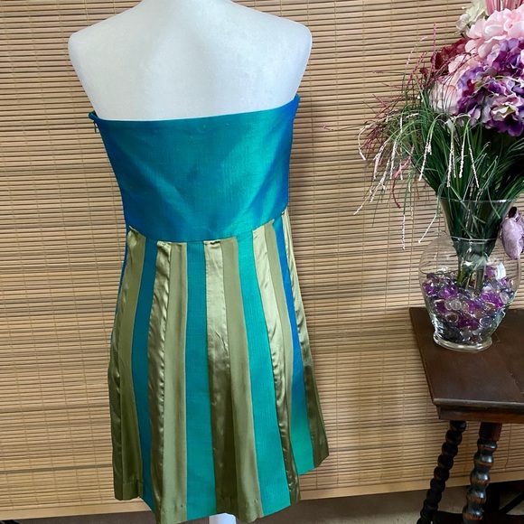 Iridescent mermaid colors, strapless perfect for Derby, garden party - Picture 4 of 14